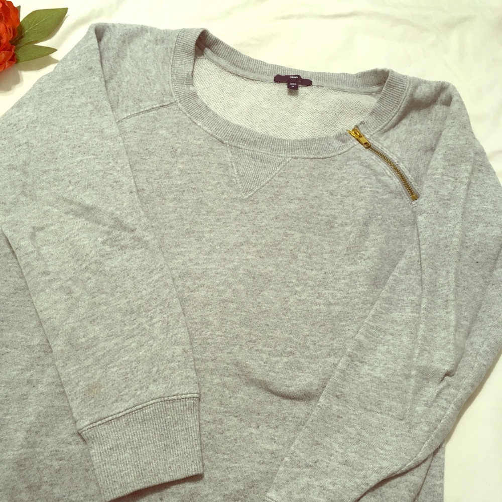Gap grey sweatshirt with zipper detail
